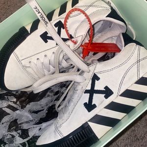Off white low top sneakers
